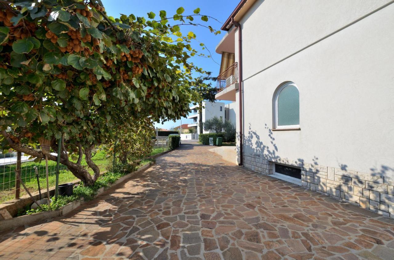 Apartment Boris Umag Bagian luar foto